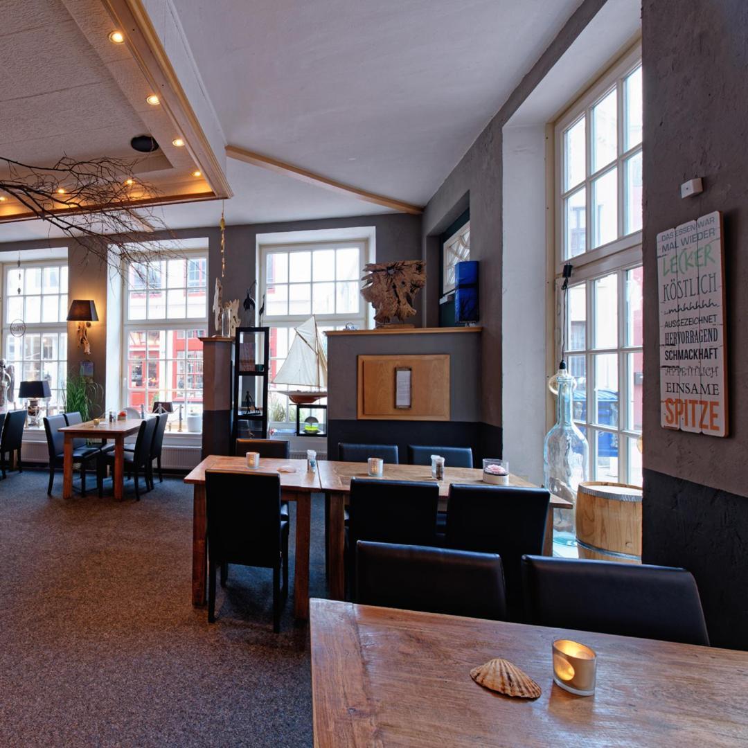 Restaurant Haus Hamburg Hotel Leer Exterior photo